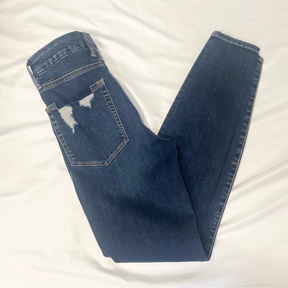 Good American Good Legs Crop Distressed Skinny Jeans NWT - Picture 9 of 10